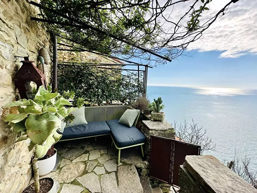 Immagine 8 di Rustico / casale in vendita  a La Spezia