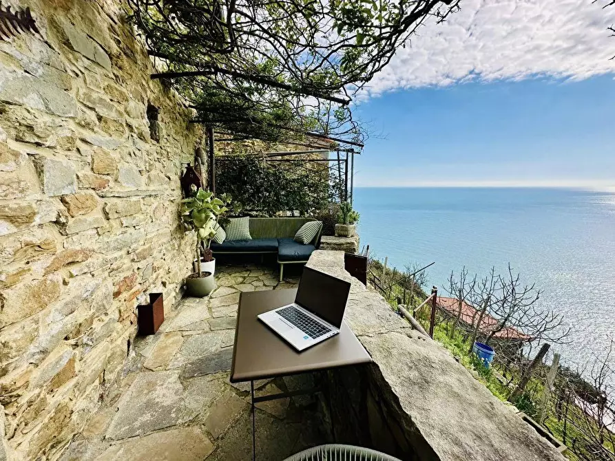 Immagine 6 di Rustico / casale in vendita  a La Spezia