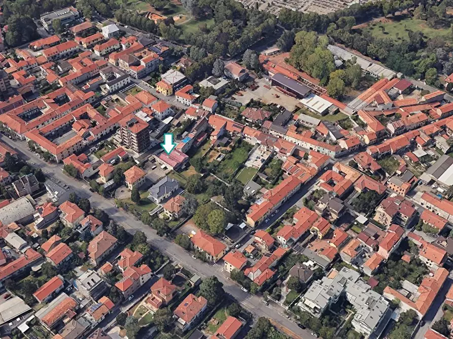 Immagine 2 di Magazzino in vendita  a Desio