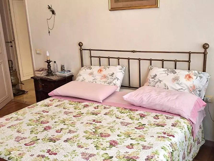 Immagine 21 di Appartamento in vendita  a Livorno