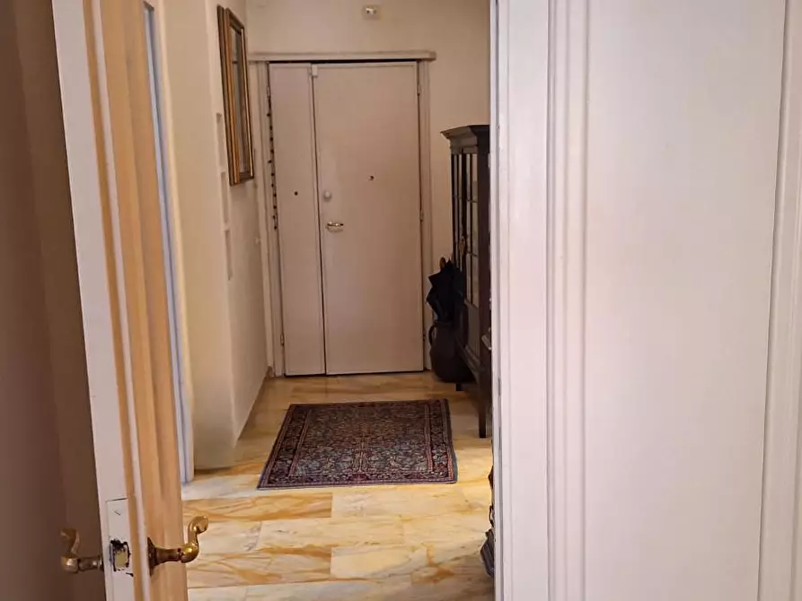 Immagine 2 di Appartamento in vendita  a Livorno