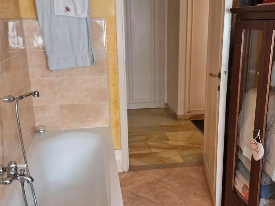 Immagine 30 di Appartamento in vendita  a Livorno