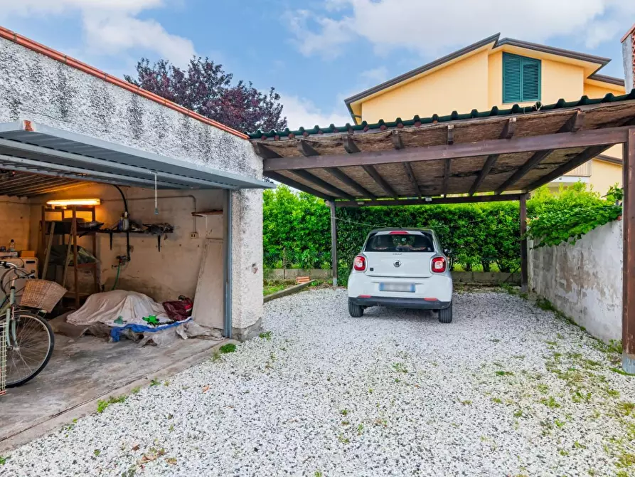 Immagine 59 di Appartamento in vendita  a San Giuliano Terme