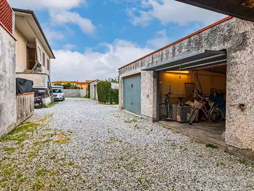 Immagine 57 di Appartamento in vendita  a San Giuliano Terme