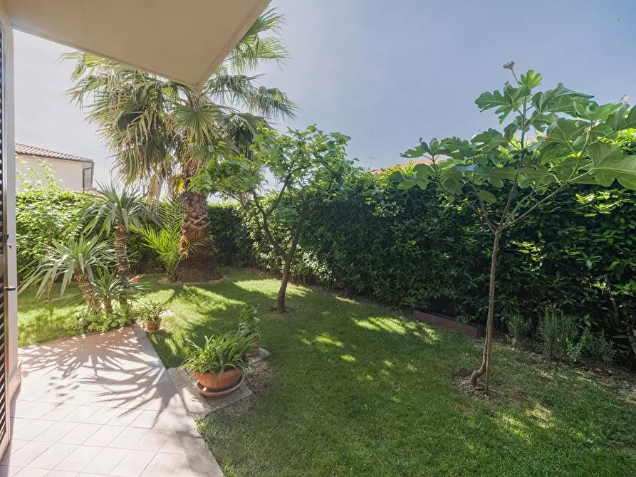 Immagine 29 di Casa bifamiliare in vendita  a Cascina