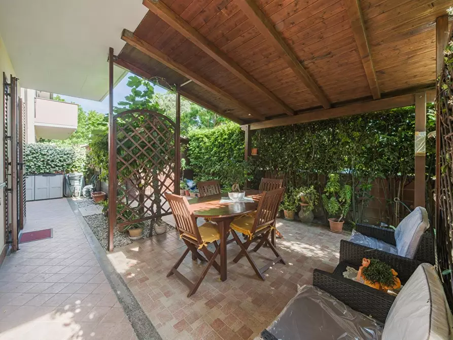 Immagine 10 di Casa bifamiliare in vendita  a Cascina