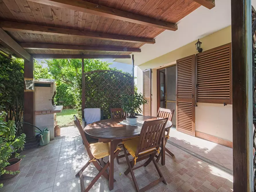 Immagine 13 di Casa bifamiliare in vendita  a Cascina