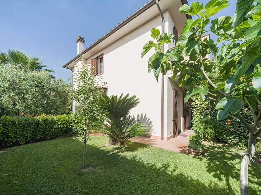 Immagine 28 di Casa bifamiliare in vendita  a Cascina