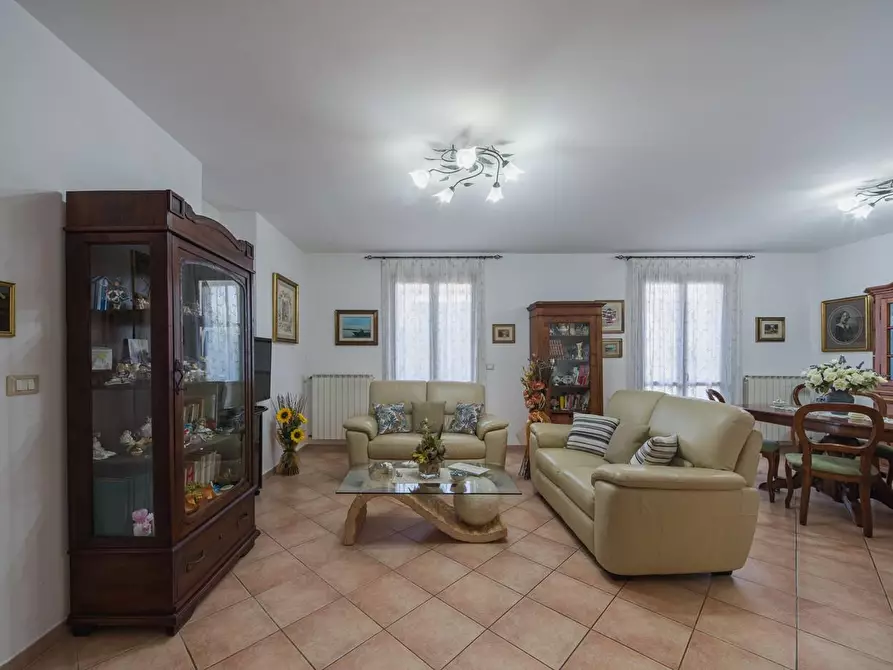 Immagine 4 di Casa bifamiliare in vendita  a Cascina