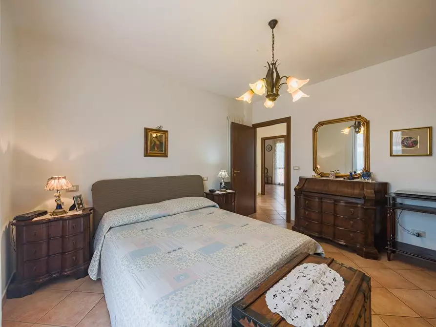 Immagine 21 di Casa bifamiliare in vendita  a Cascina