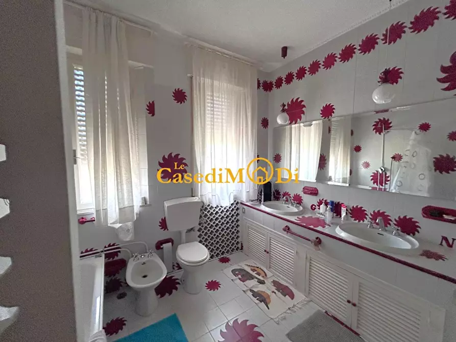 Immagine 28 di Appartamento in vendita  a Livorno