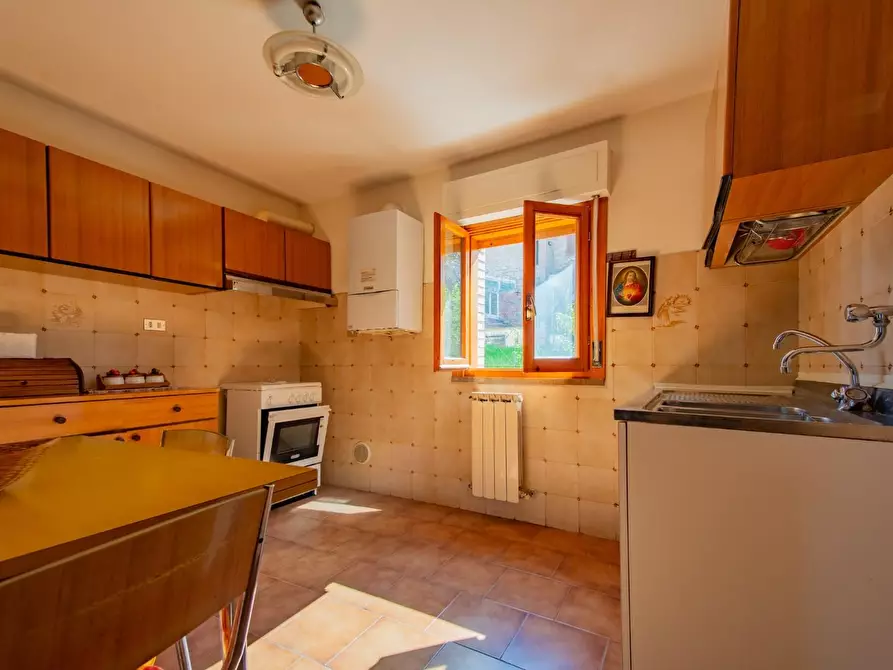 Immagine 3 di Appartamento in vendita  a Siena