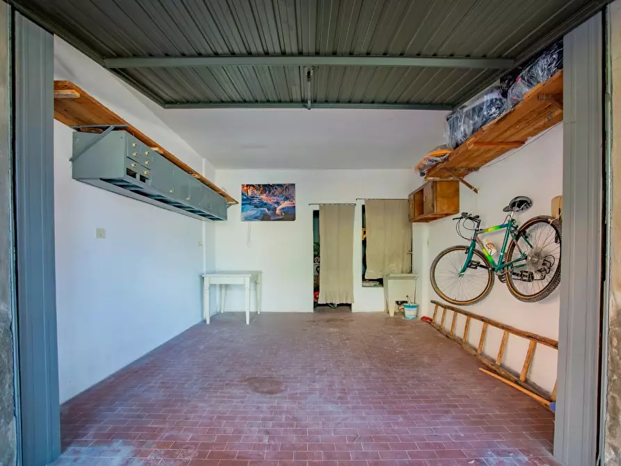 Immagine 25 di Appartamento in vendita  a Siena