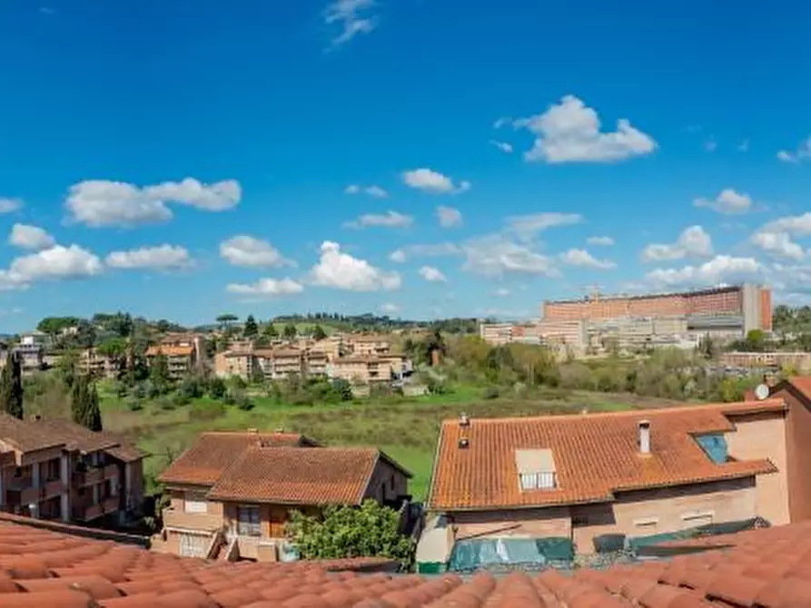 Immagine 26 di Appartamento in vendita  a Siena
