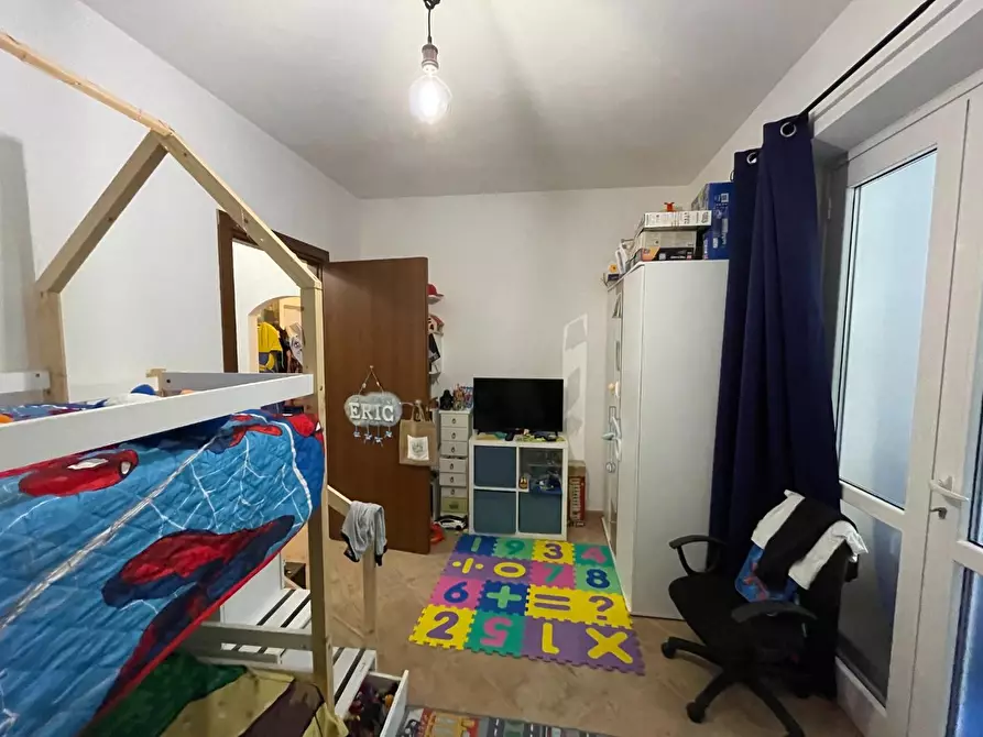 Immagine 11 di Appartamento in vendita  a Lucca