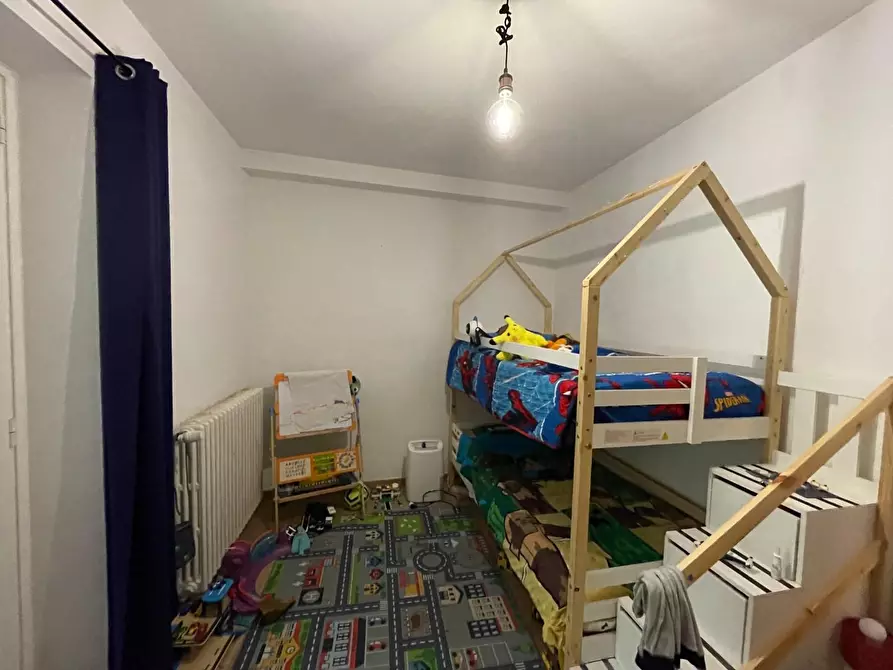 Immagine 10 di Appartamento in vendita  a Lucca