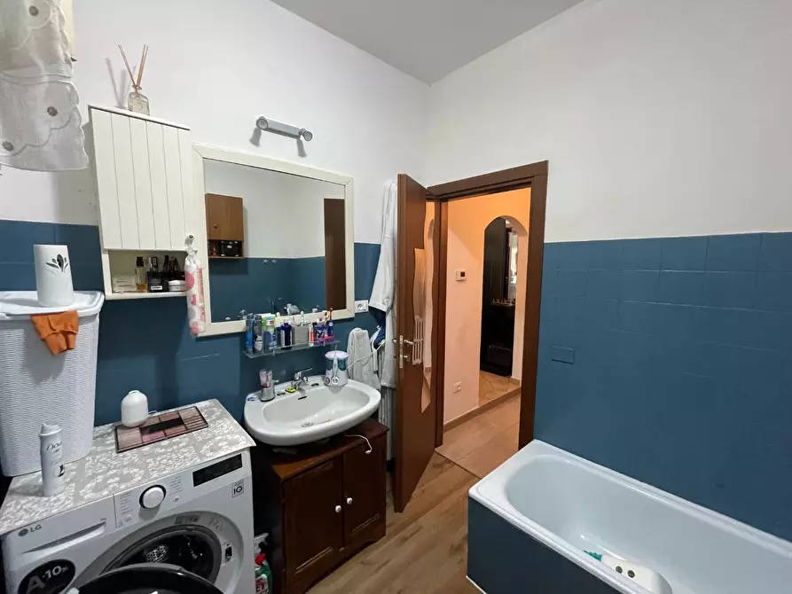 Immagine 14 di Appartamento in vendita  a Lucca