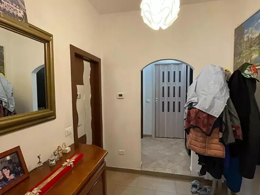 Immagine 5 di Appartamento in vendita  a Lucca