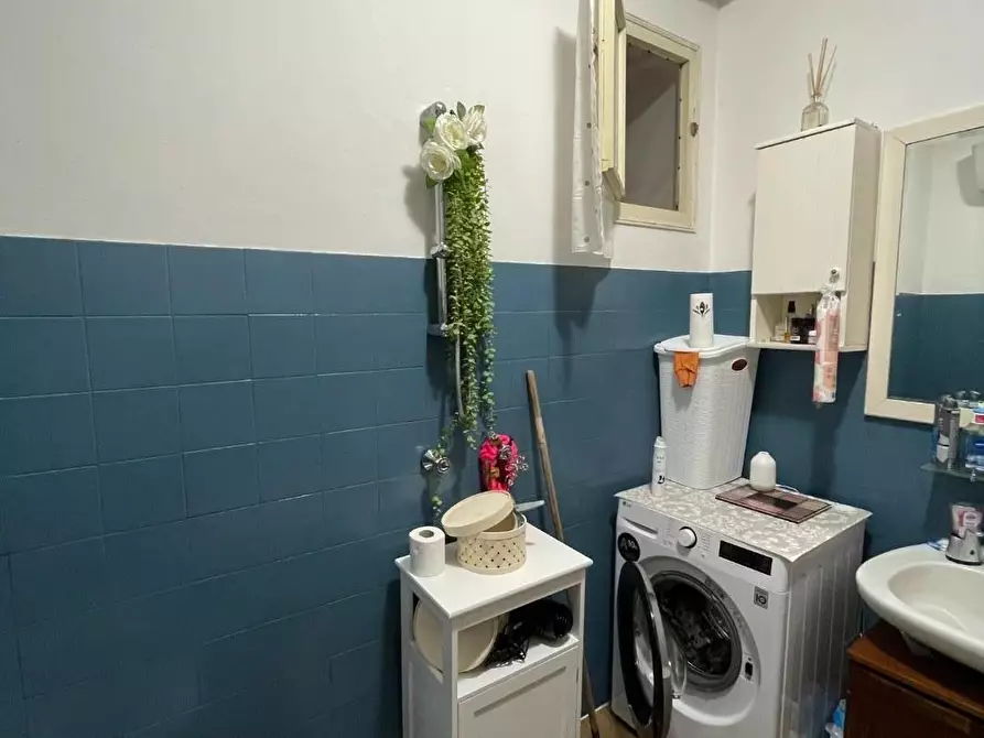 Immagine 15 di Appartamento in vendita  a Lucca