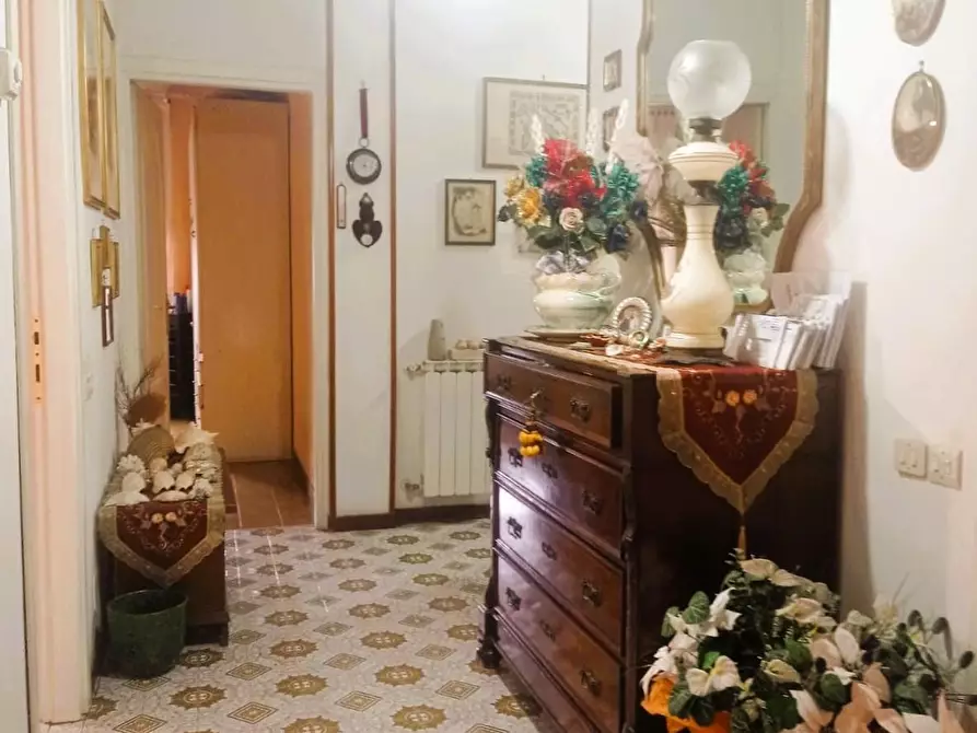 Immagine 3 di Appartamento in vendita  a Carrara