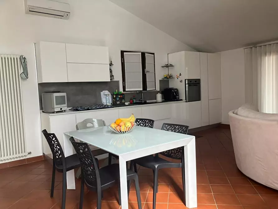 Immagine 3 di Mansarda in vendita  a Carrara