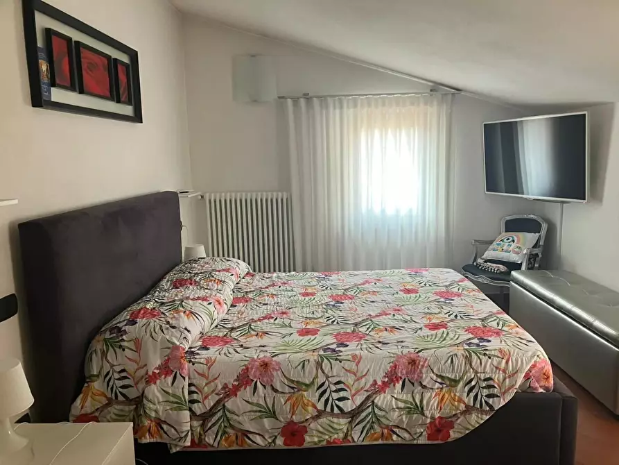 Immagine 12 di Mansarda in vendita  a Carrara