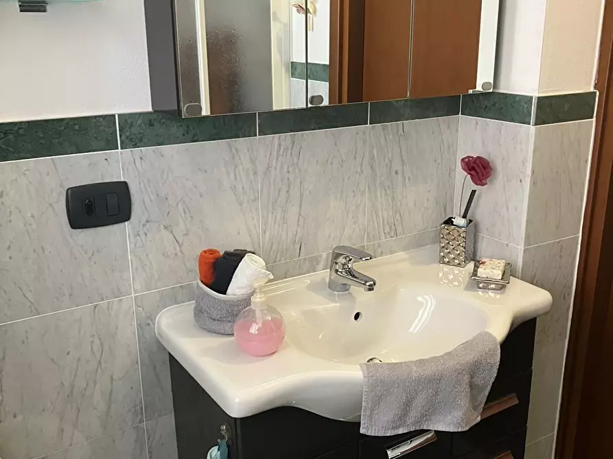 Immagine 17 di Mansarda in vendita  a Carrara