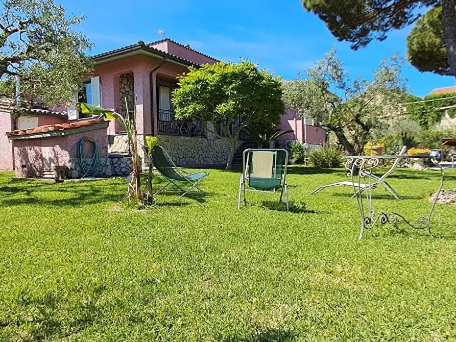 Immagine 5 di Villa in vendita  a Portoferraio