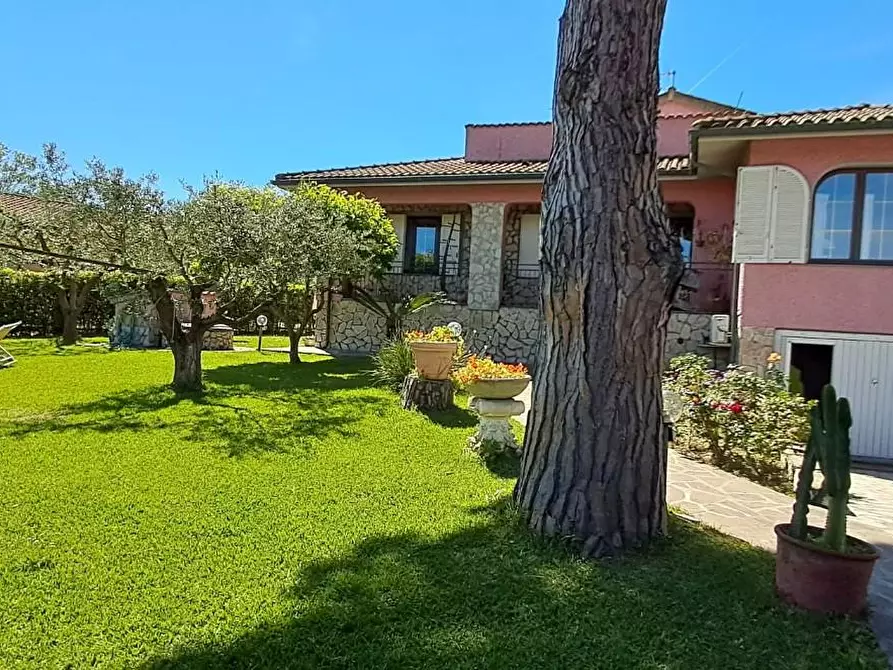 Immagine 2 di Villa in vendita  a Portoferraio