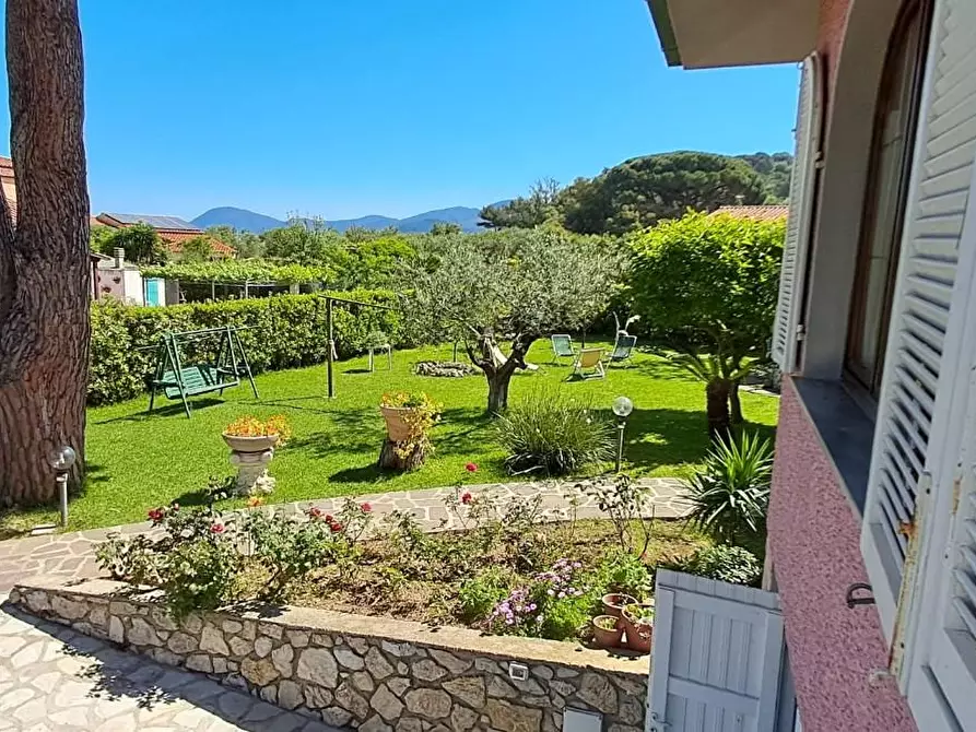 Immagine 13 di Villa in vendita  a Portoferraio
