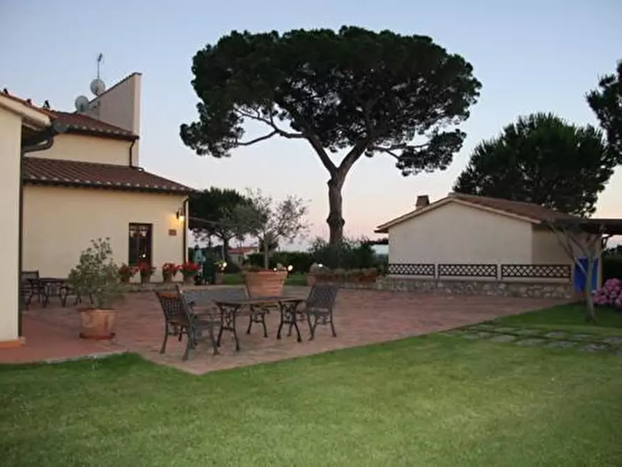 Immagine 1 di Appartamento in vendita  a Cecina