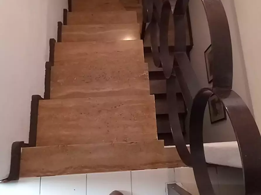 Immagine 29 di Porzione di casa in vendita  a Fosdinovo