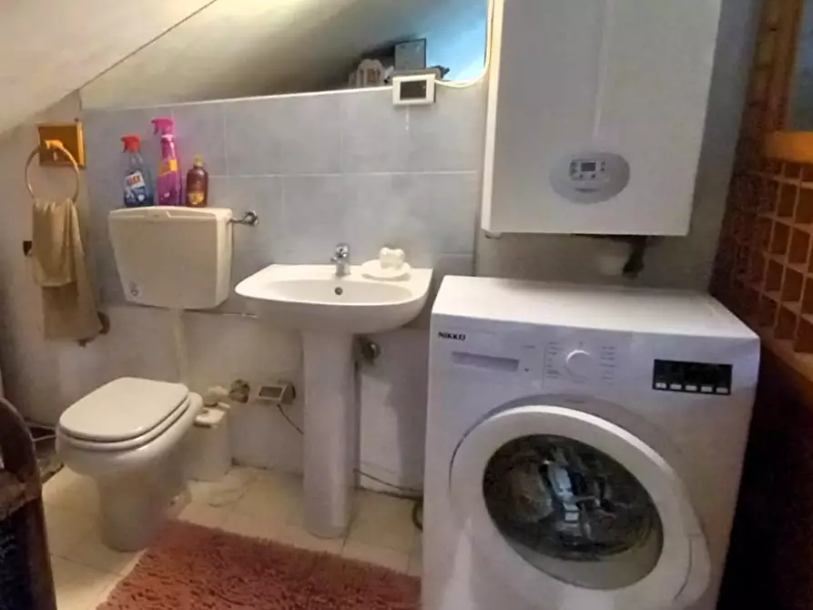 Immagine 33 di Porzione di casa in vendita  a Fosdinovo