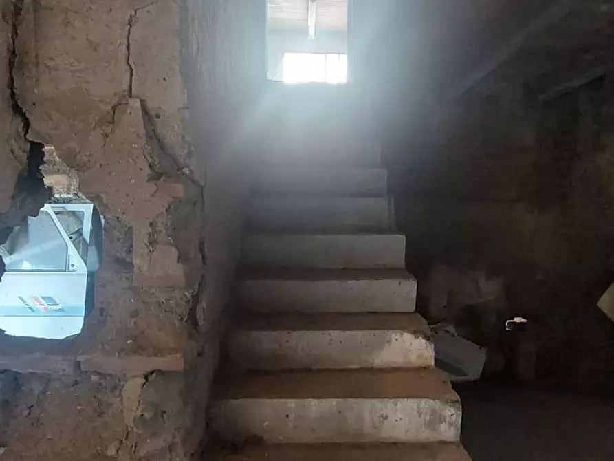 Immagine 5 di Casa colonica in vendita  a Empoli