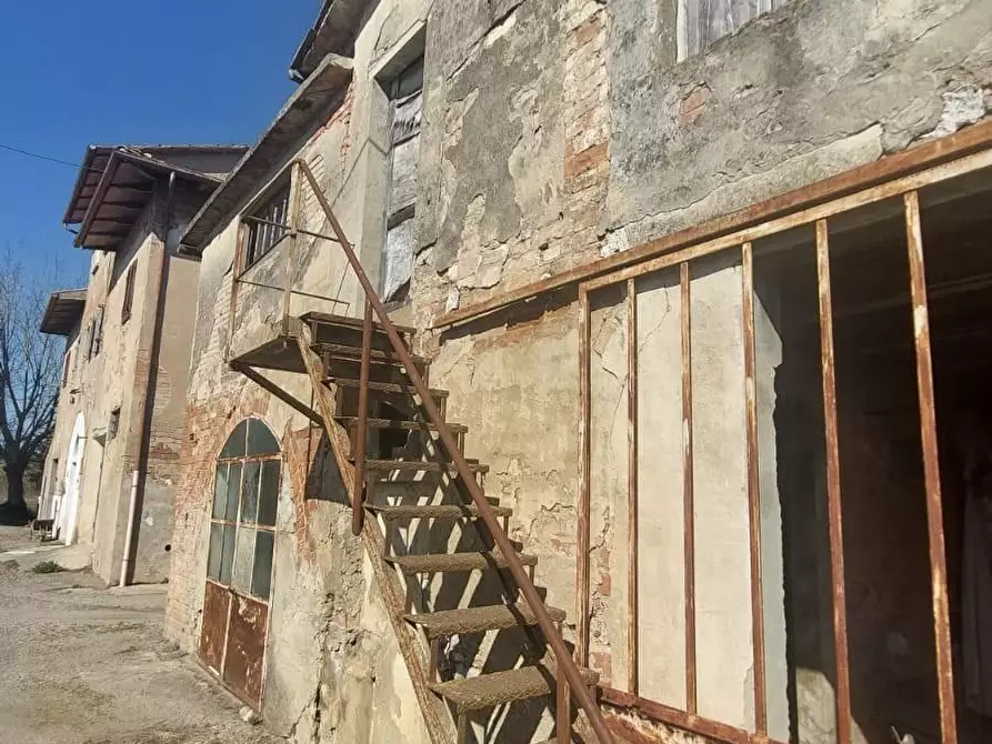 Immagine 9 di Casa colonica in vendita  a Empoli