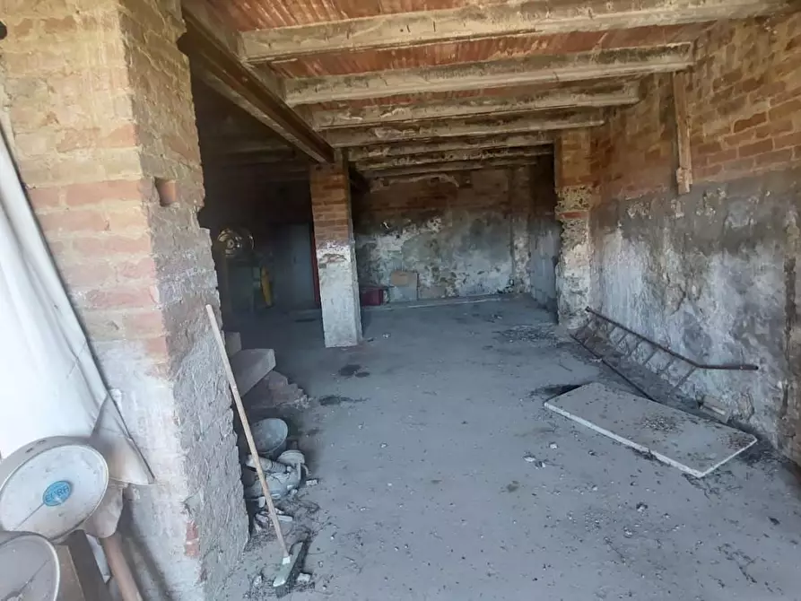 Immagine 6 di Casa colonica in vendita  a Empoli