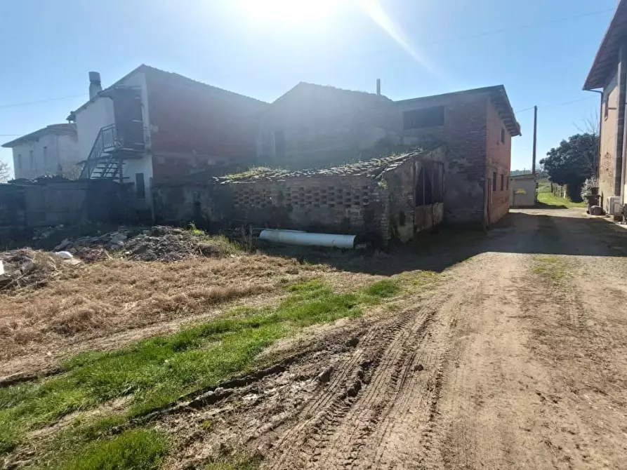 Immagine 1 di Casa colonica in vendita  a Empoli