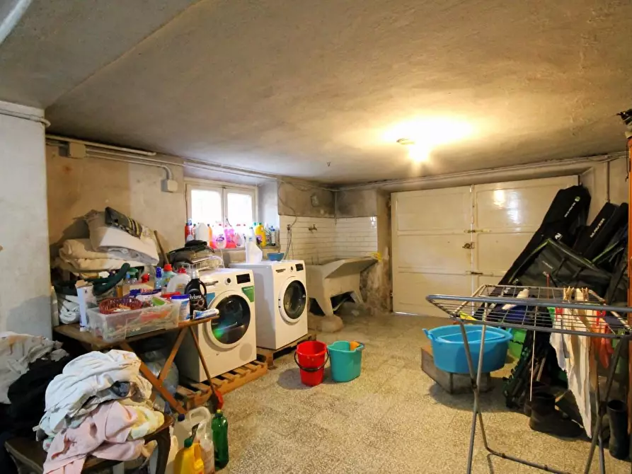 Immagine 33 di Villa in vendita  a Lucca