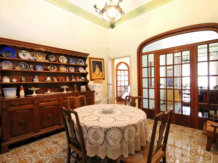 Immagine 8 di Villa in vendita  a Lucca