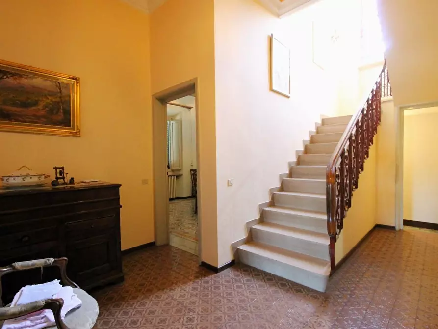 Immagine 17 di Villa in vendita  a Lucca