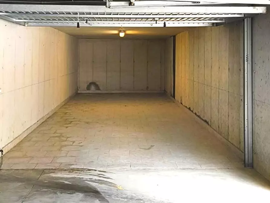 Immagine 5 di Garage in vendita  a Villa Di Serio