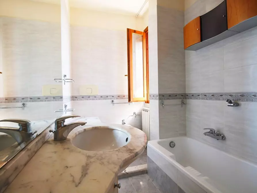 Immagine 16 di Appartamento in vendita  a Cerreto Guidi