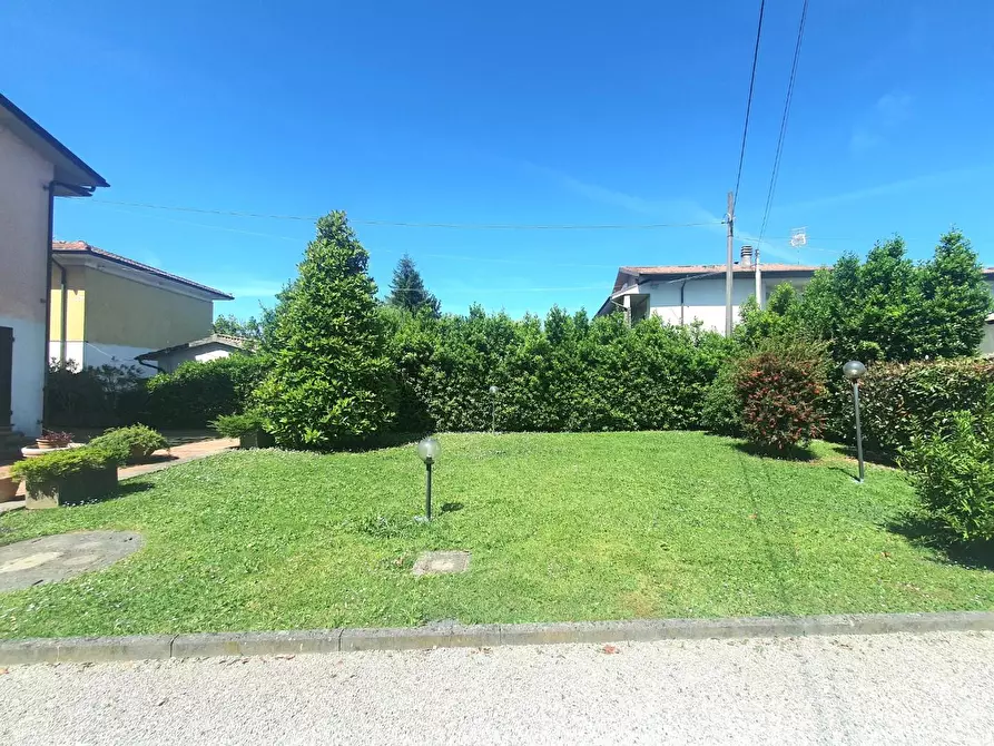 Immagine 47 di Villa in vendita  a Lucca