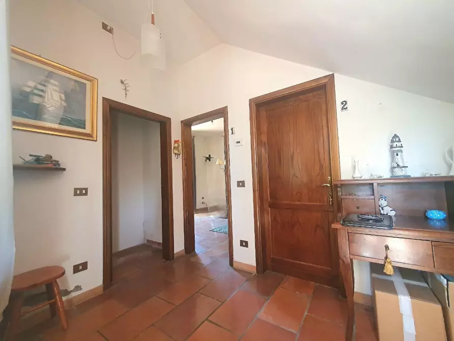 Immagine 8 di Villa in vendita  a Lucca