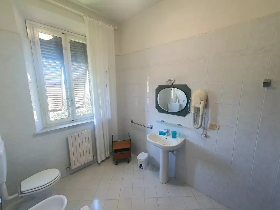 Immagine 33 di Villa in vendita  a Lucca