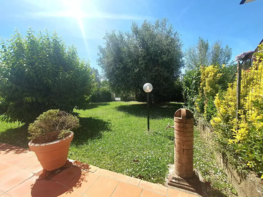 Immagine 44 di Villa in vendita  a Lucca