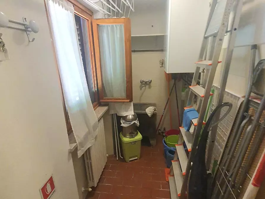 Immagine 17 di Villa in vendita  a Lucca