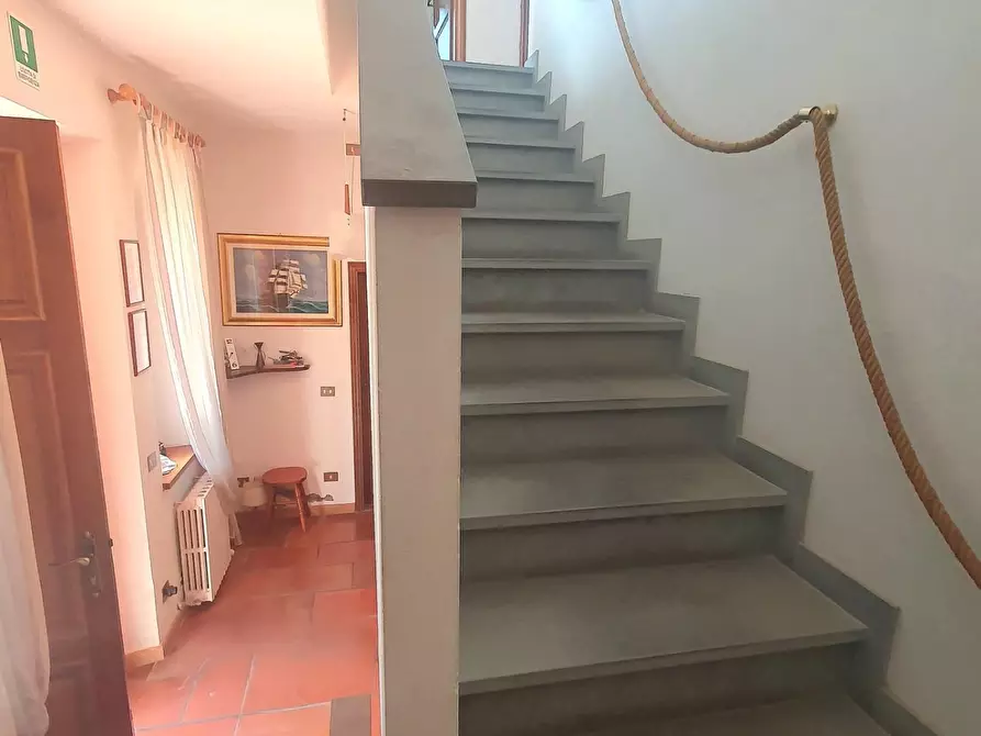 Immagine 18 di Villa in vendita  a Lucca