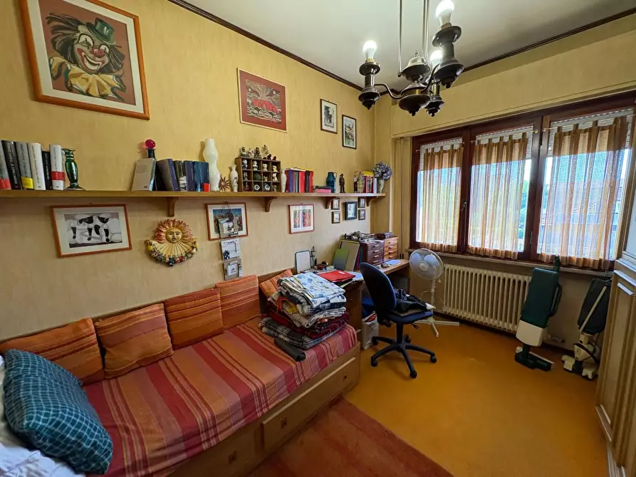 Immagine 16 di Appartamento in vendita  a Lucca