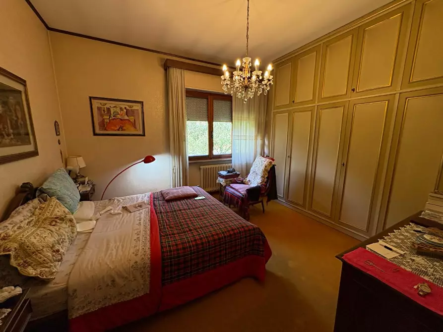 Immagine 14 di Appartamento in vendita  a Lucca